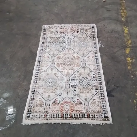 QUALITY DESIGNER AREA RUG APPROXIMATELY 154X80CM