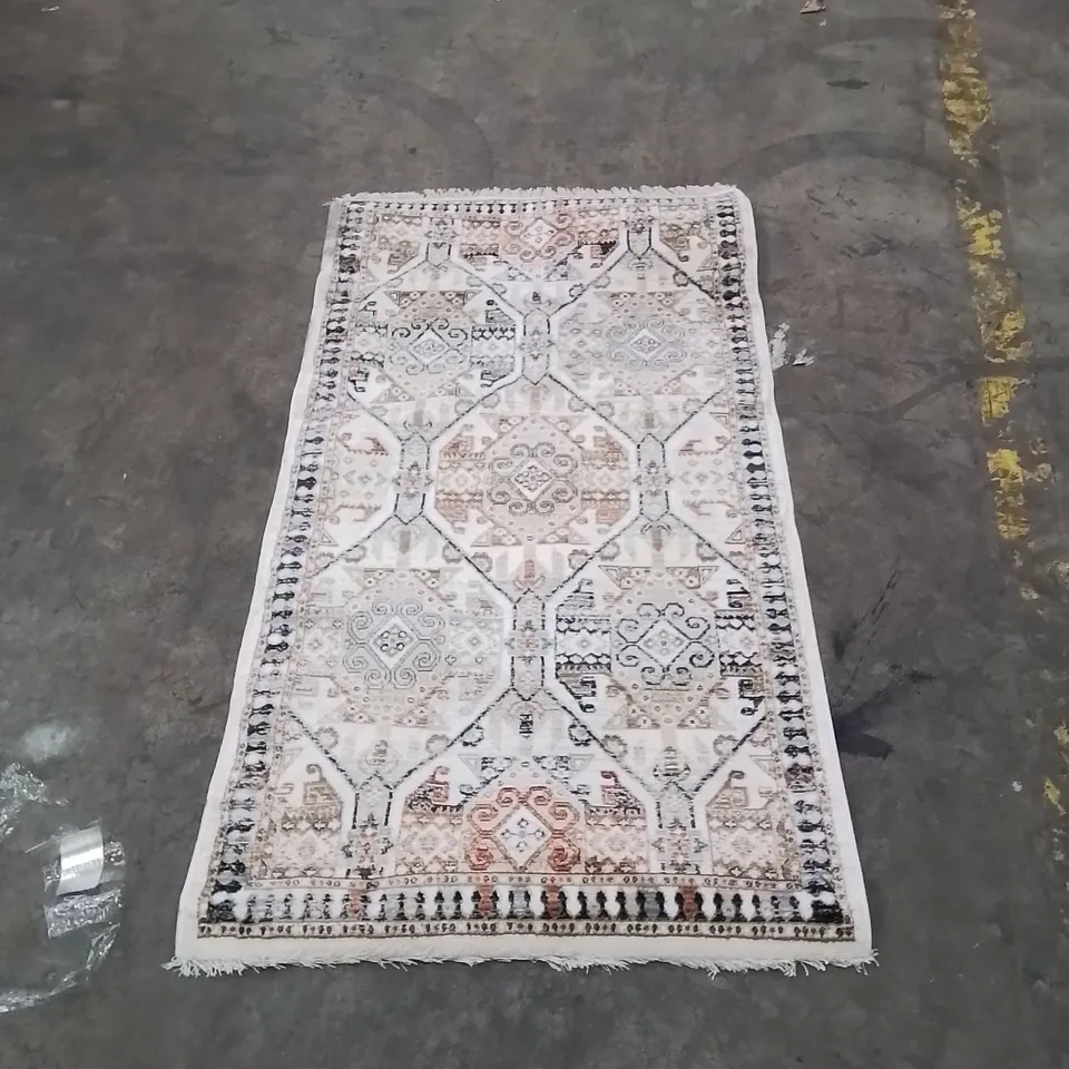 QUALITY DESIGNER AREA RUG APPROXIMATELY 154X80CM