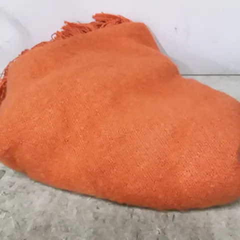 BOXED BOLGER THROW