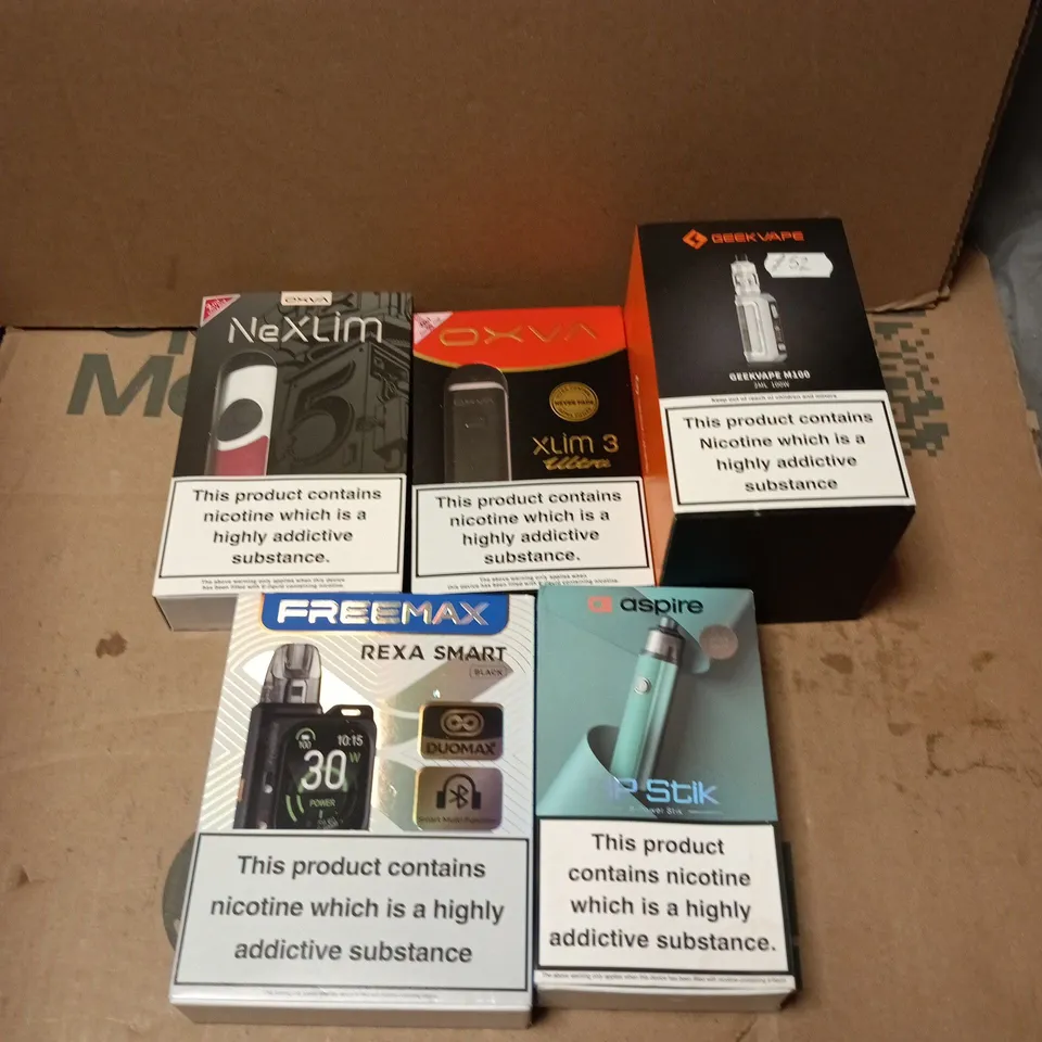 APPROXIMATELY 15 ASSORTED E-CIGARETTE PRODUCTS TO INCLUDE - GEEK VAPE, ASPIRE, FREEMAX ETC