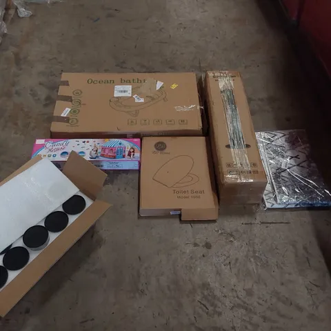 PALLET OF ASSORTED ITEMS INCLUDING: ELECTRIC FAN, GLASS JARS, DOLL HOUSE, BABY BATHTUB, TOILET SEAT, RUG ECT