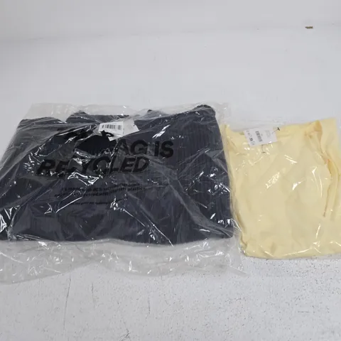 APPROXIMATELY 13 ASSORTED CLOTHING ITEMS IN VARIOUS SIZES, COLOURS & STYLES TO INCLUDE MARLO WRAP TANK, BOX FIT CREW KNIT ETC