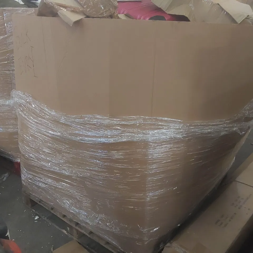 PALLET CONTAINING A VERY LARGE QUANTITY OF ASSORTED CONSUMER PRODUCTS INCLUDING: SUITCASE, BASKET, CORDLESS VACUUM CLEANER, JIGSAW PUZZLE ECT