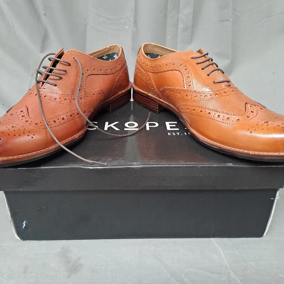 BOXED PAIR OF SKOPES LACE UP SHOES IN TAN (ODD SIZES)