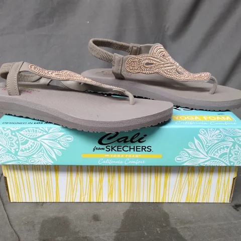 SKECHERS CALI YOGA FOAM THONG SANDALS TAUPE WITH SEQUIN DETAIL SIZE 6