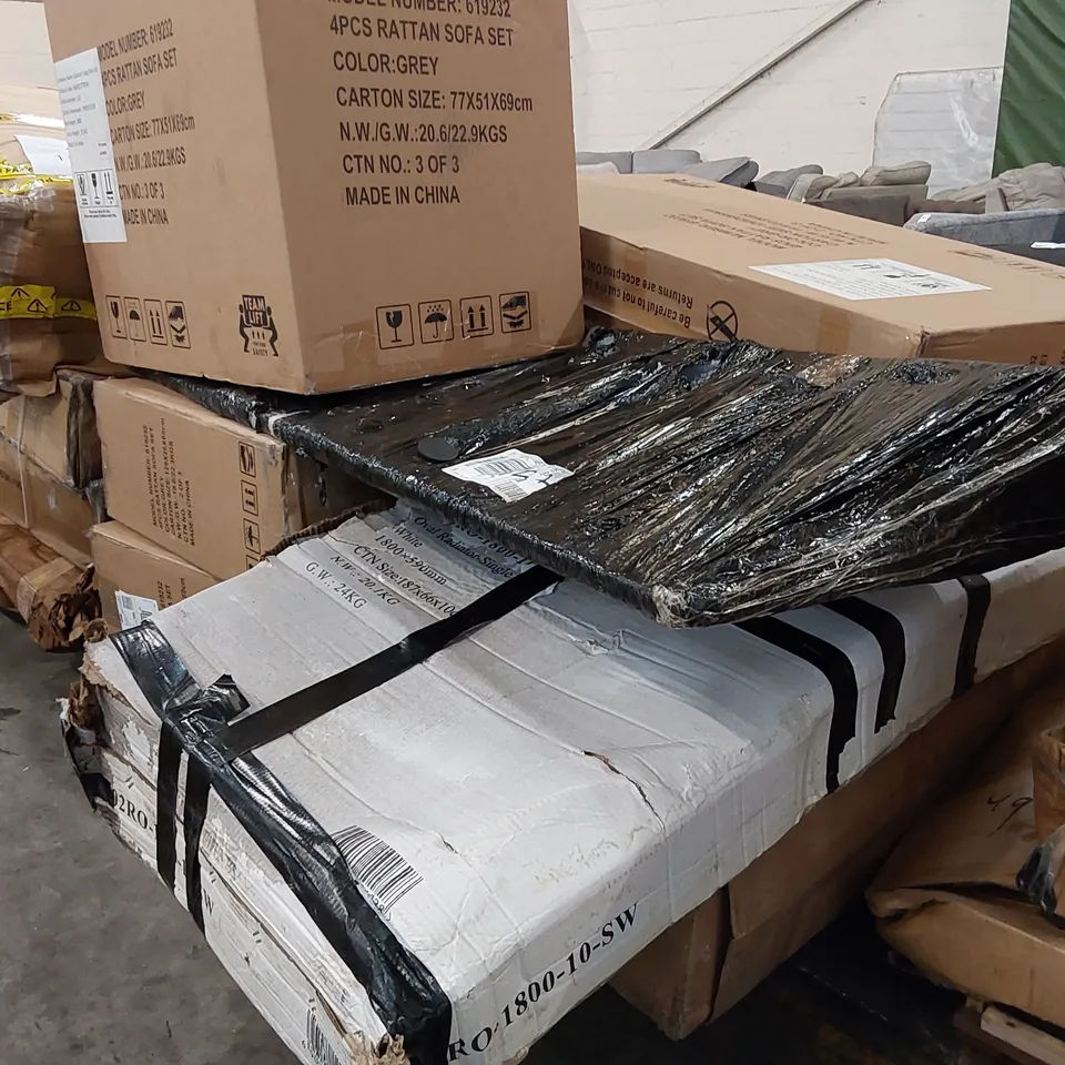 PALLET OF ASSORTED GARDEN FURNITURE PARTS
