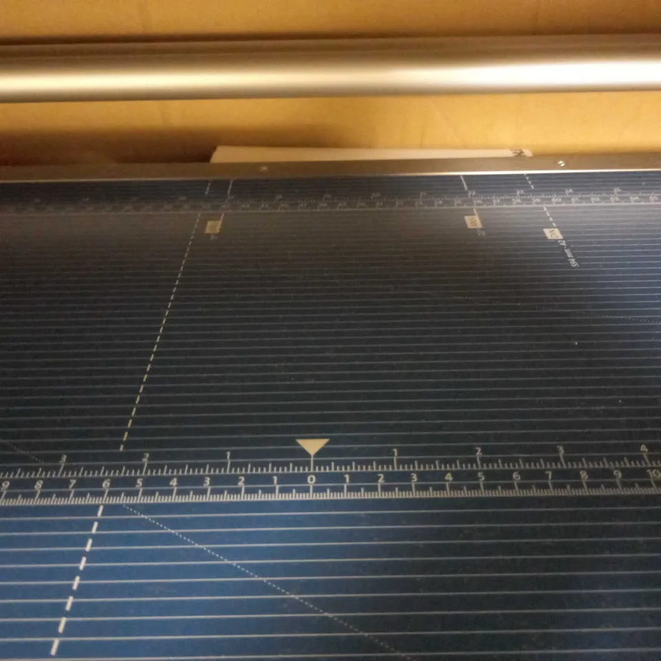 DAHLE 556 PAPER TRIMMER - COLLECTION ONLY