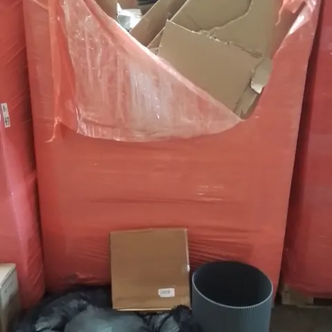 PALLET OF ASSORTED HOUSEHOLD GOODS AND PRODUCTS TO INCLUDE;DOG BED,PLANT POT,PHOTO FRAMES
