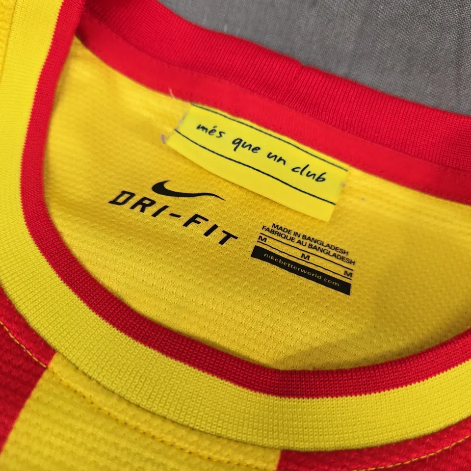 FC BARCELONA FOOTBALL SHIRT – QATAR AIRWAYS SPONSOR – NIKE DRI-FIT – MEN'S UK MEDIUM