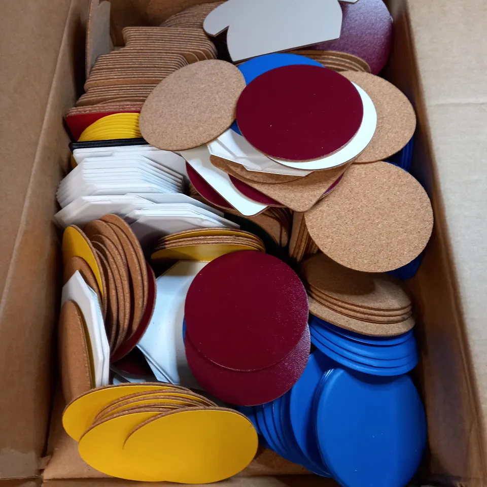 BOX OF APPROXIMATELY 100 CORK BACKED & PLASTIC COASTERS IN ASSORTED SHAPES