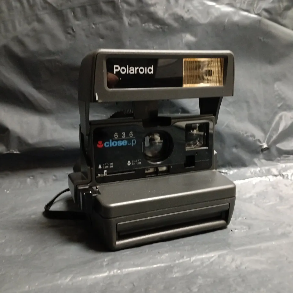 BOXED POLAROID 636 CLOSEUP INSTANT CAMERA
