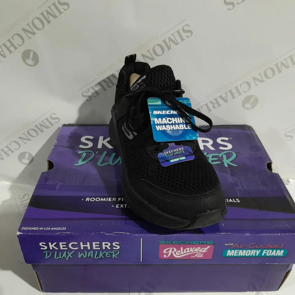 BOXED PAIR OF SKECHERS MOTION LACE UP TRAINERS IN BLACK - SIZE 3