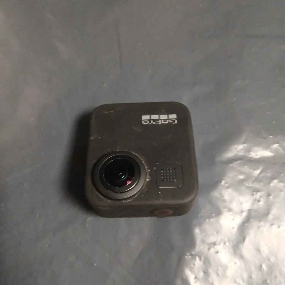 GOPRO MAX ACTION CAMERA - BLACK - WITH CASE 