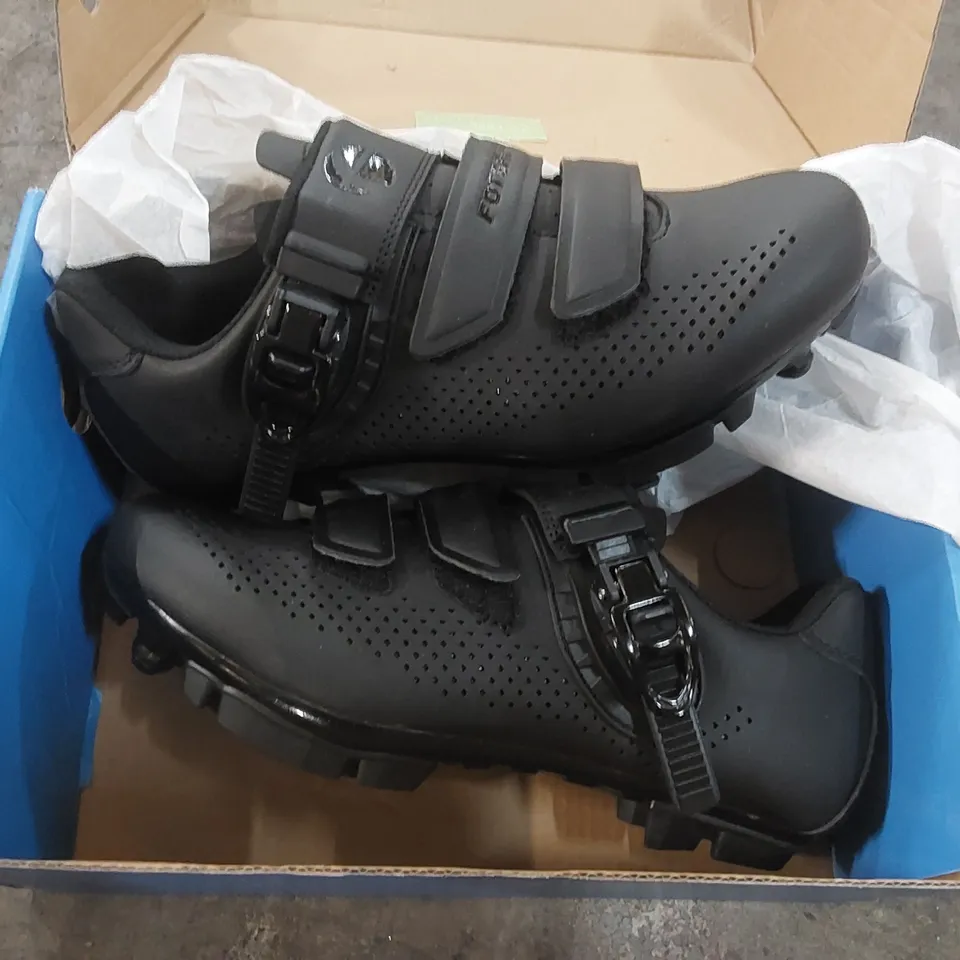 BOXED FOTGROY CYCLING SHOES - SIZE 5