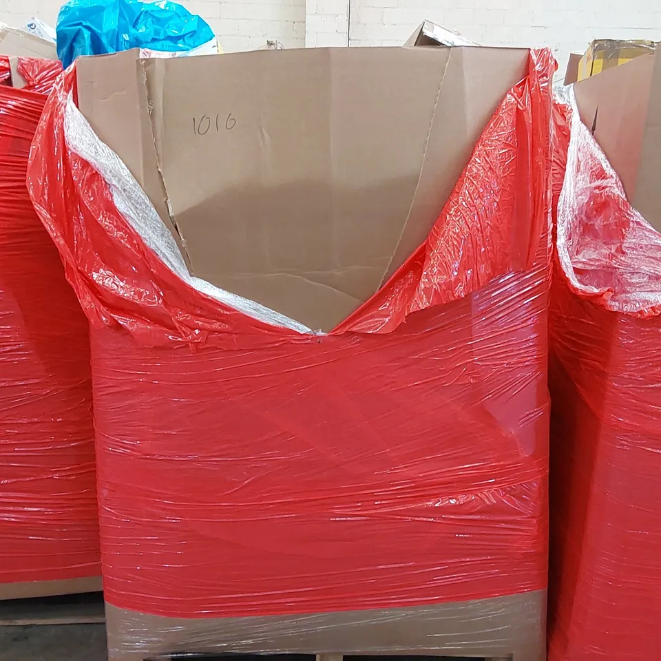 PALLET OF ASSORTED ITEMS INCLUDING: OFFICE CHAIR, SONY MULTIMEDIA SPEAKER, STEP LADDER, TROLLEY, HEATED BLANKET, RETRACTABLE SAFETY GATE 