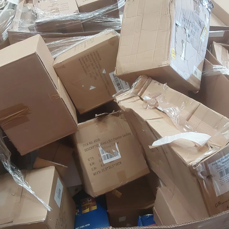 PALLET CONTAINING A VERY LARGE QUANTITY OF ASSORTED DESIGNER LIGHTING PRODUCTS INCLUDING: LED CEILING LIGHT, PENDANT LIGHTS, CLUSTER LIGHT, WALL LIGHT ECT