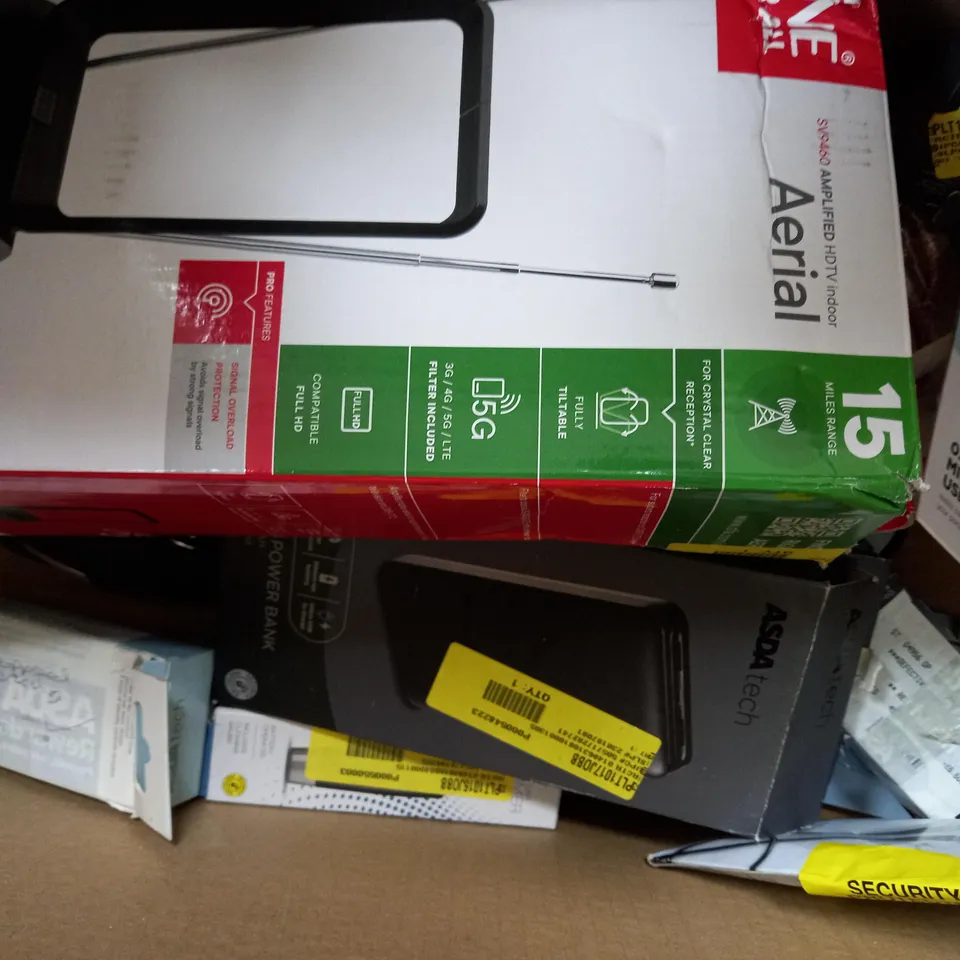 APPROXIMATELY 20 ASSORTED ITEMS TO INCLUDE DAB RADIO, WIRELESS HEADPHONES, POLAROID BLUETOOTH CD BOOMBOX ETC. 