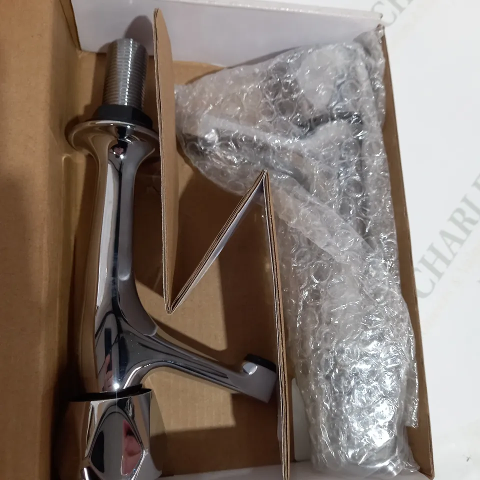 CHROME EFFECT KITCHEN TAP