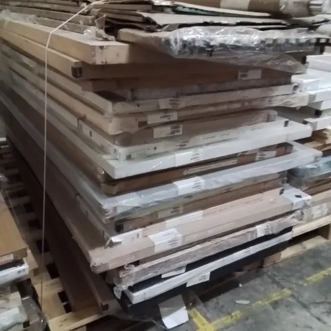 PALLET CONTAINING APPROXIMATELY 25 ASSORTED DESIGNER DOORS