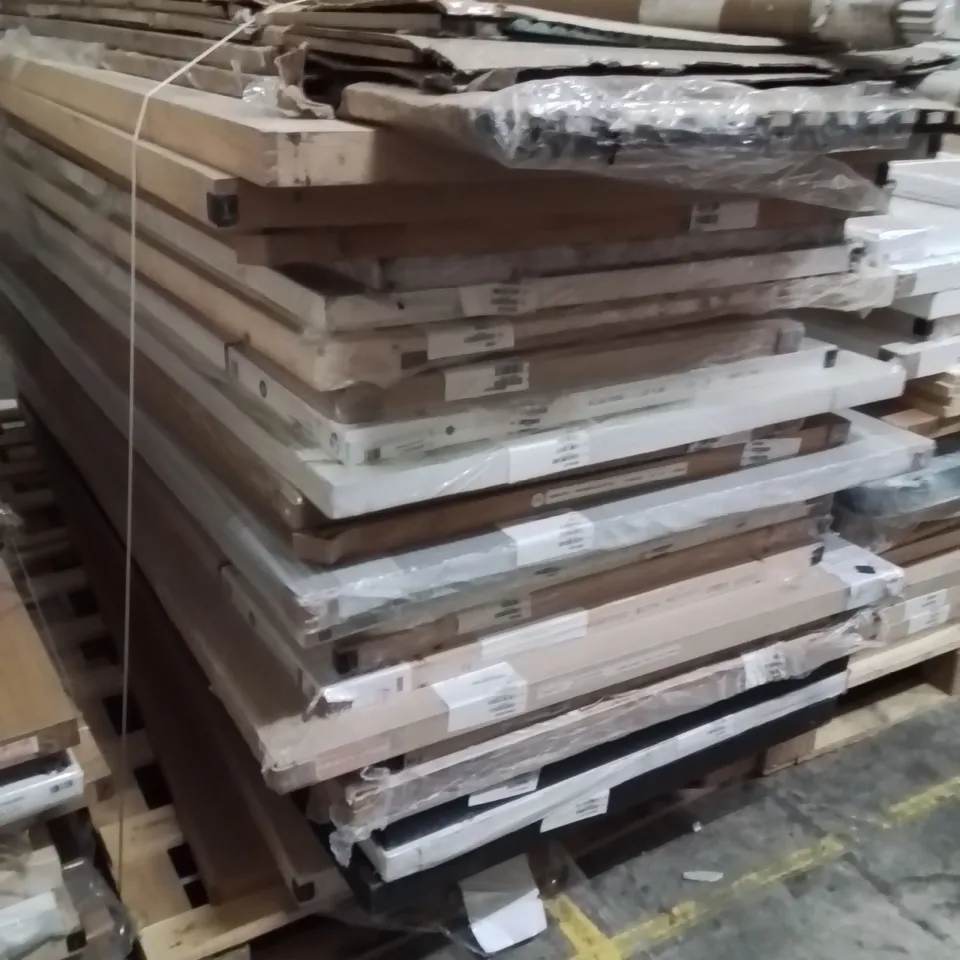 PALLET CONTAINING APPROXIMATELY 25 ASSORTED DESIGNER DOORS