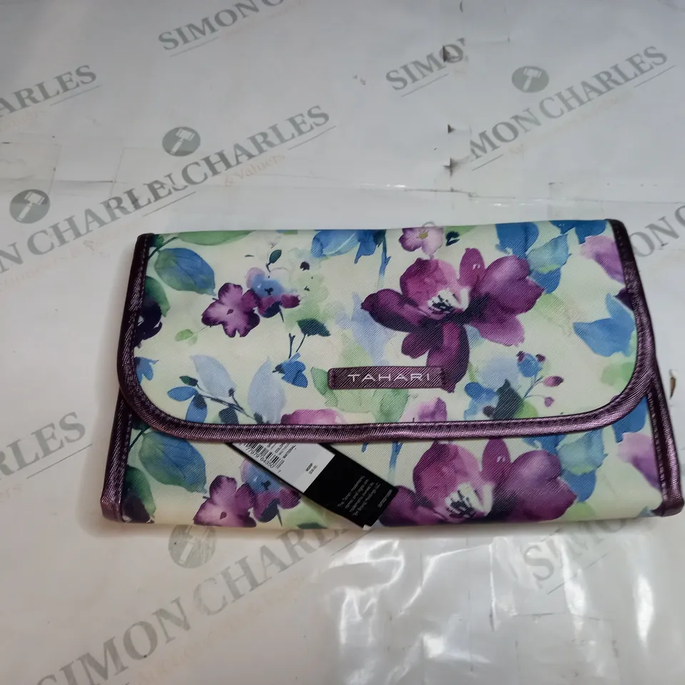 TAHARI ORIGINALL HANGING CASE