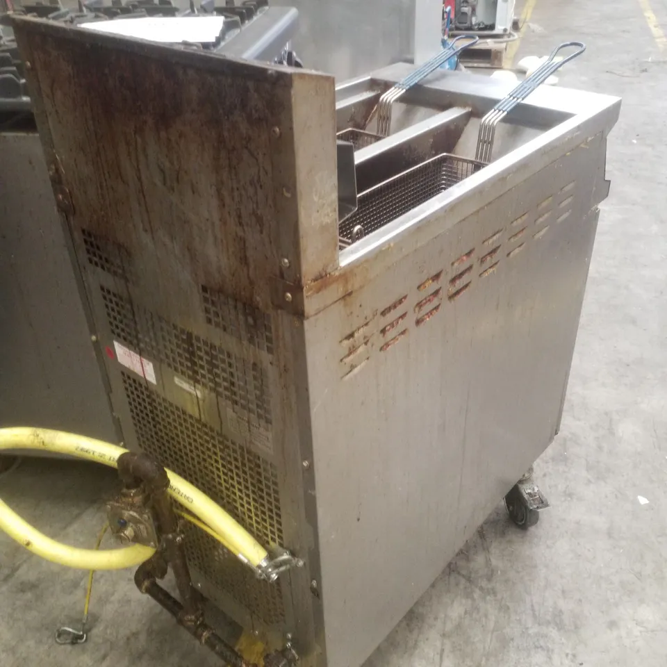 FALCON G3845 TWIN TANK GAS FRYER