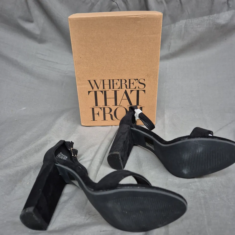 BOXED PAIR OF WHERES THAT FROM LADIES BLOCK SANDALS SUEDE SIZE 7 