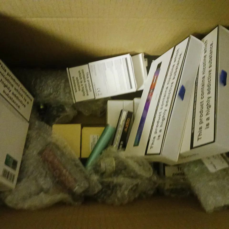 APPROXIMATELY 20 VAPES & E-CIGARETTES TO INCLUDE VAPORESSO GEN 200, INNOKIN ENDURA FLEX, VOOPOO DRAG S, ETC