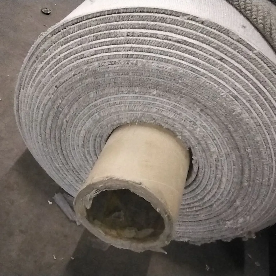 ROLL OF BEACHCOMBER STRAND SHINGLE GREY CARPET 4M X 22.95M 