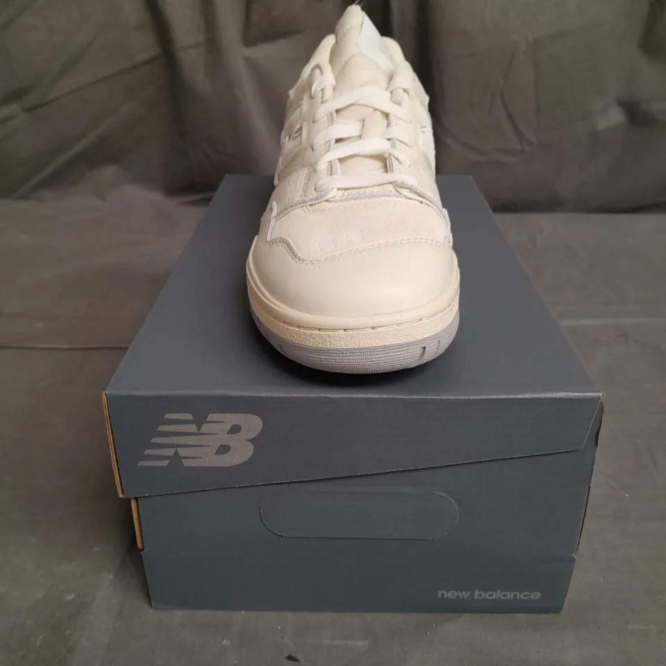 BOXED PAIR OF NEW BALANCE 550 SIZE 9 