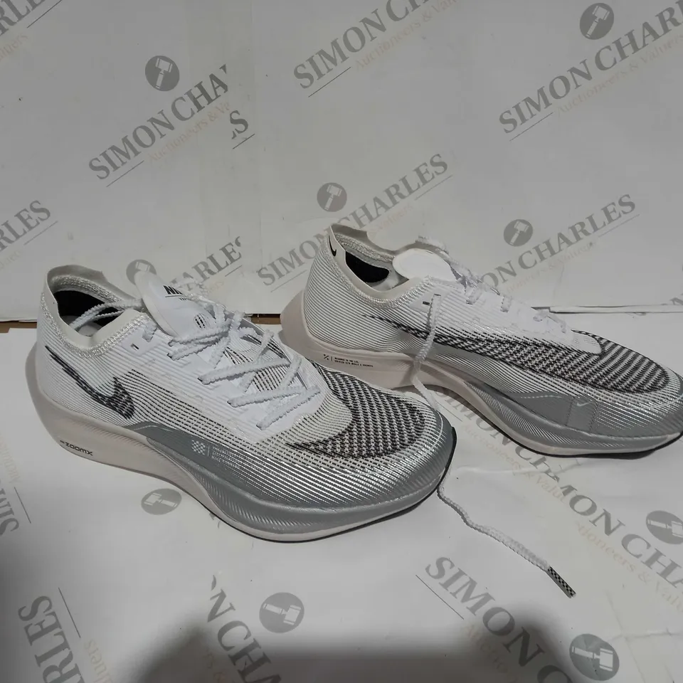 UNBOXED PAIR NIKE ZOOMX BLACK/WHITE UK UNSPECIFIED SIZE