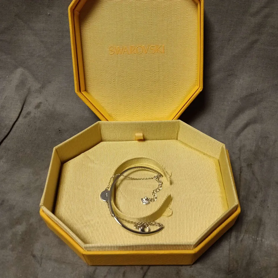 SWAROVSKI BRACELET IN YELLOW OCTAGONAL BOX