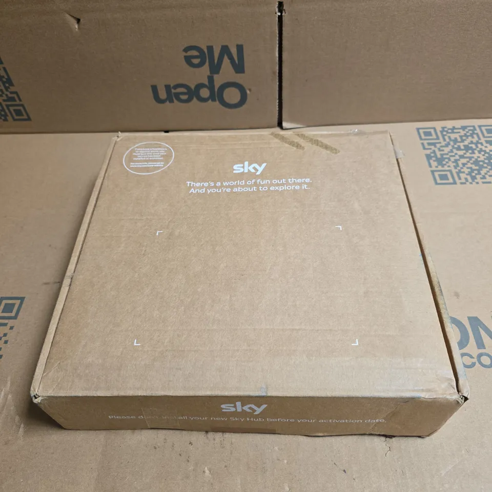 SKY HUB ROUTER – BLACK, BOXED