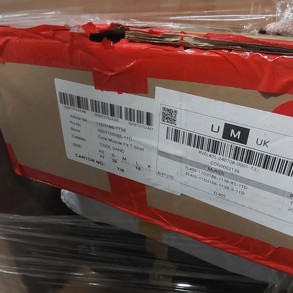 PALLET CONTAINING A LARGE QUANTITY OF ASSORTED CONSUMER PRODUCTS INCLUDING: VACUUM SEALED RUGS, CORE MUSCLE FIT T-SHIRTS ECT