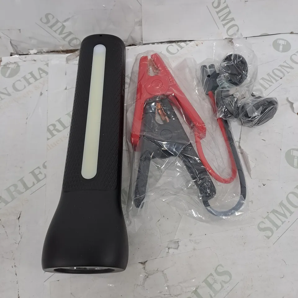 MOPHIE POWERSTATIONGO RUGGED FLASHLIGHT WITH USB PORT AND MINI JUMP CABLES