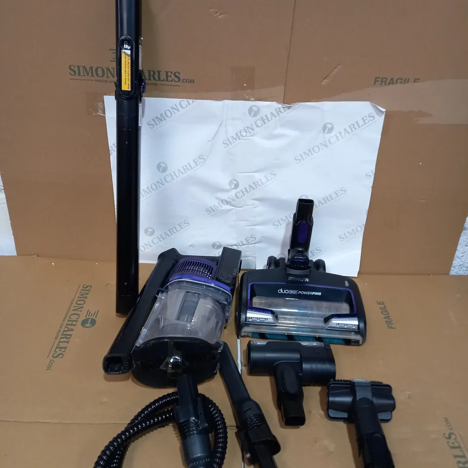 SHARK CORDLESS STICK VACUUM IZ390UKTQ