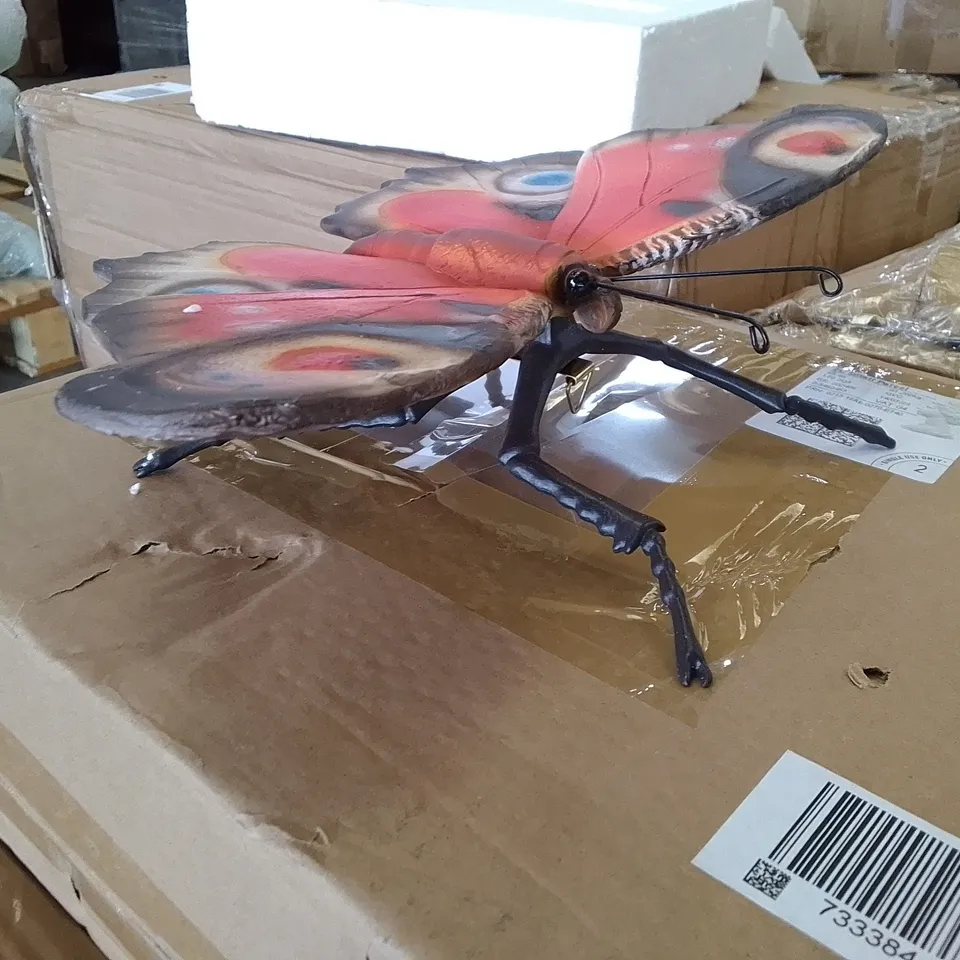 BOXED BUTTERFLY WALL DECORATION