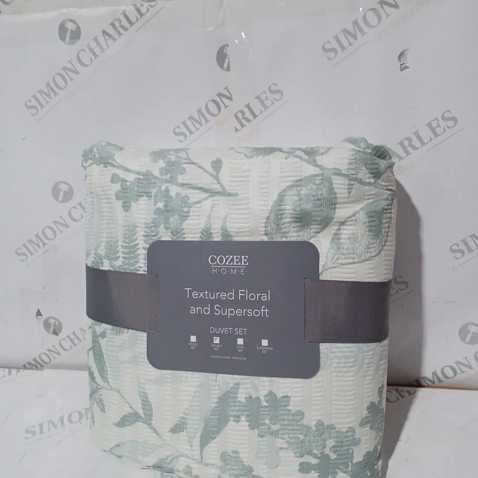 SUPERSOFT BY COZEE LIMITED EDITION TEXTURED FLORAL 4 PIECE DUVET SET