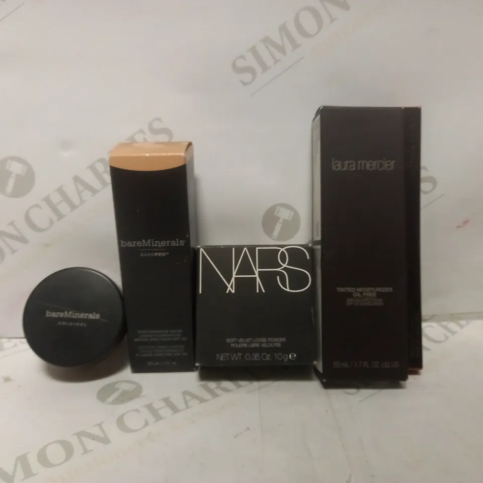 BOX OF APPROX 30 ASSORTED HEALTH AND BEAUTY ITEMS TO INCLUDE - NARS SOFT VELVET LOOSE POWDER - BARE MINERALS IN GOLDEN DEEP W50 - BARE MINERALS LIQUID FOUNDATION ASPEN 04 ECT