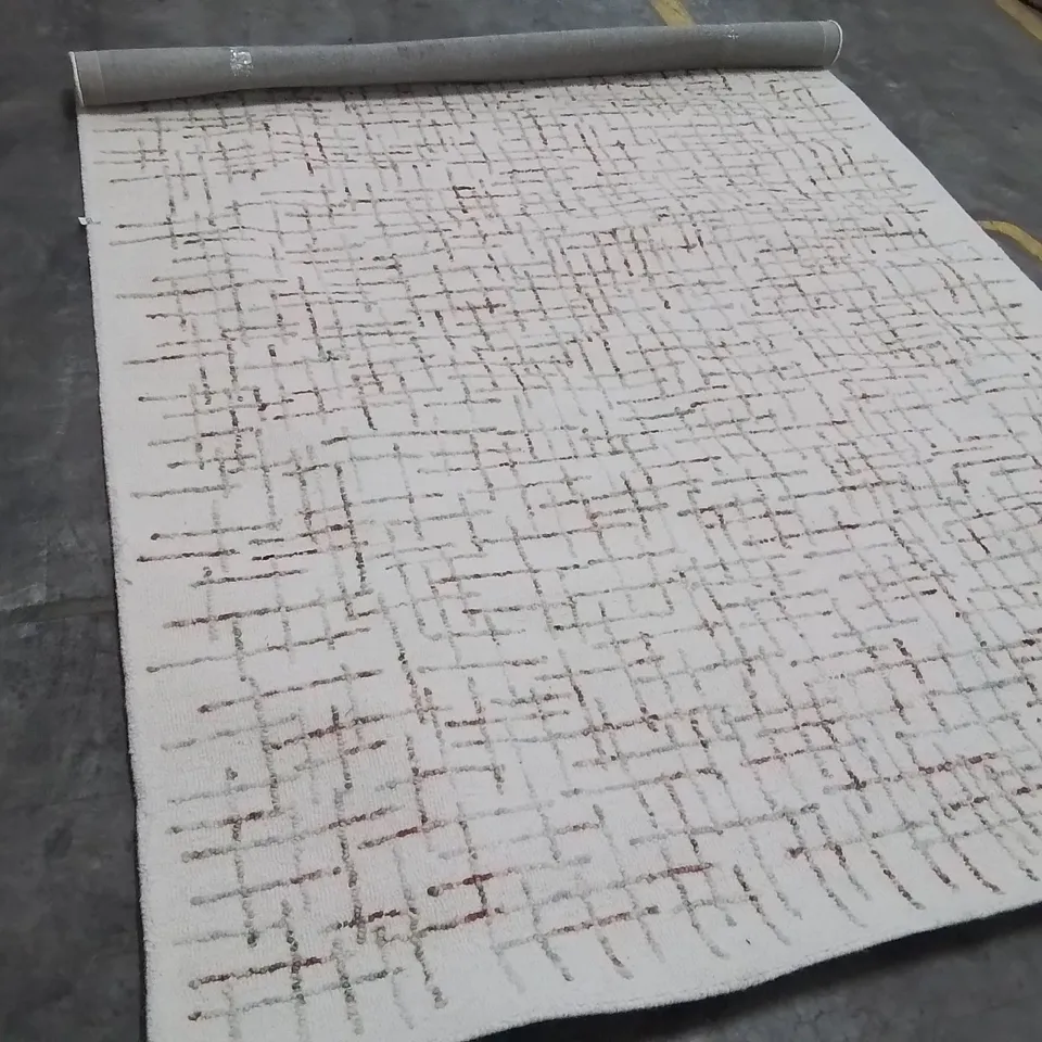 QUALITY DESIGNER AREA RUG APPROXIMATELY 280X200CM