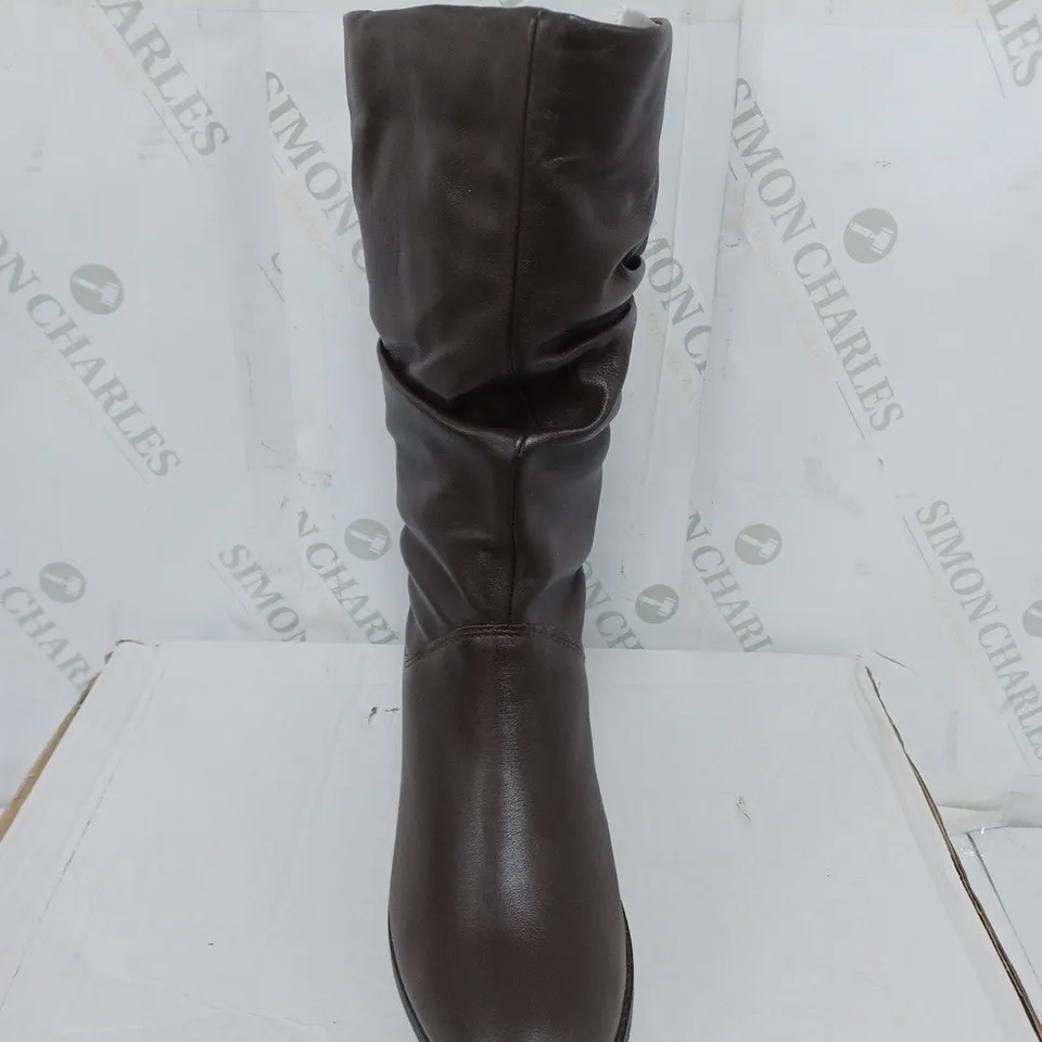 BOXED PAIR OF DUNE CALF-LENGTH BOOTS IN BROWN LEATHER SIZE 8 