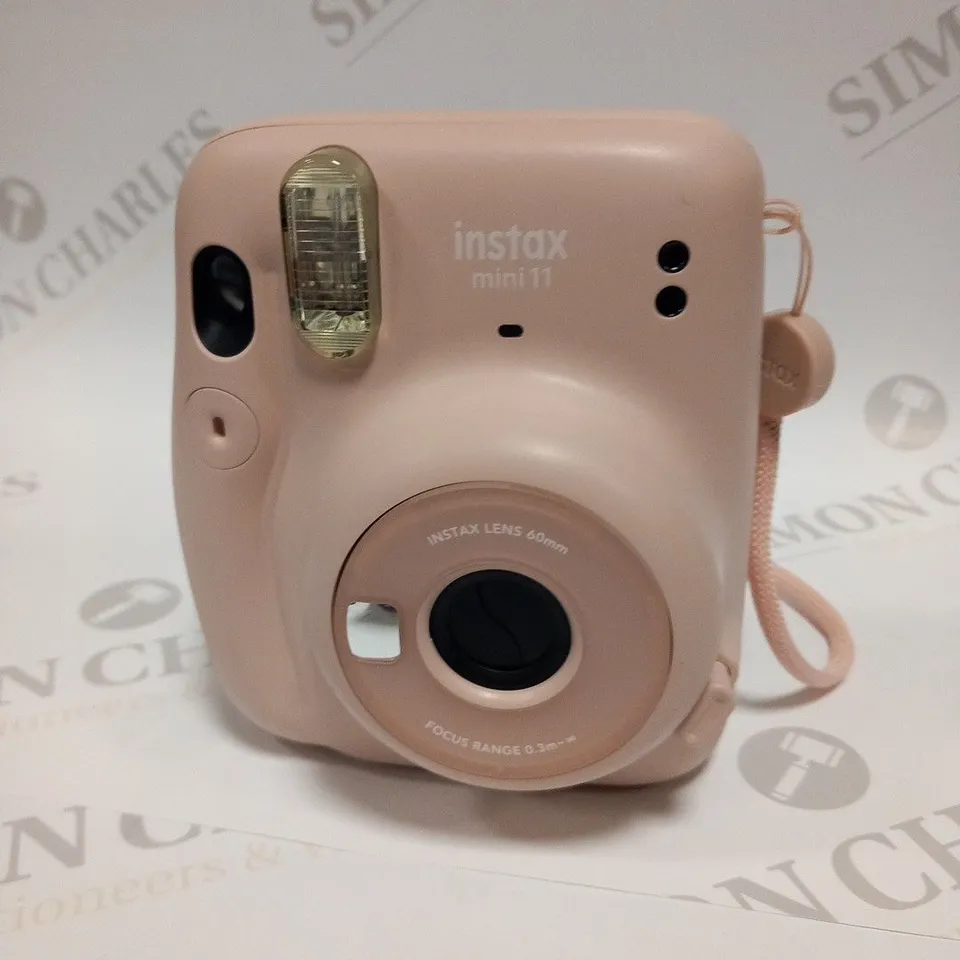 FUJI FILM INSTAX MINI 11 INSTANT CAMERA