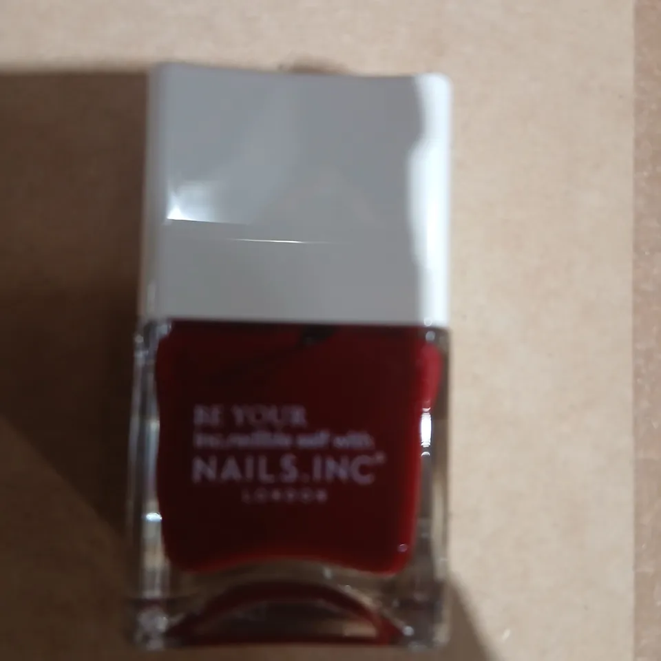 APPROXIMATELY 300 NAILS INC LONDON NAIL POLISH – TATE (RED) 14ML