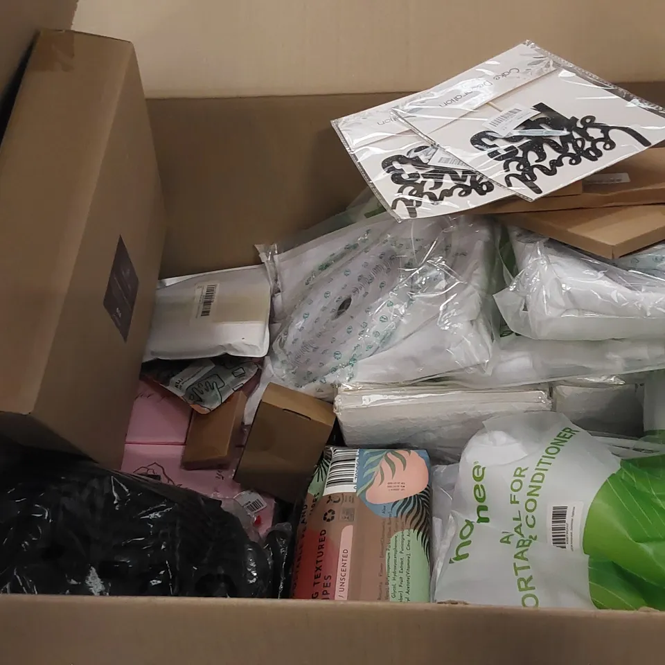 PALLET TO CONTAIN ASSORTED HOUSEHOLD ITEMS AND CONSUMER PRODUCTS. INCLUDING PET WIPES, FILE ORGANISERS, GLASSES, DECORATIVE ROSES ETC