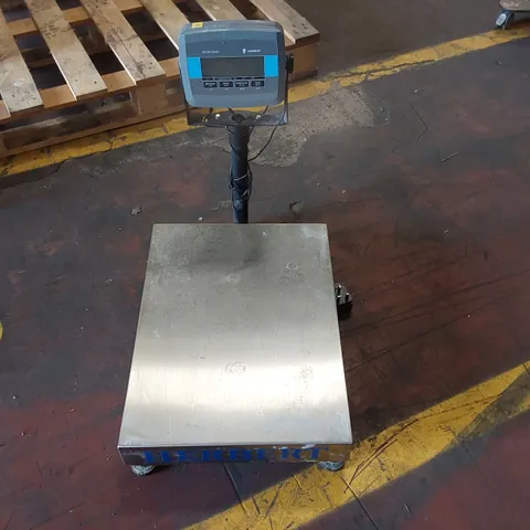 HERBERT BPS 700 SERIES SCALES WITH STAINLESS STEEL WEIGHING PLATFORM
