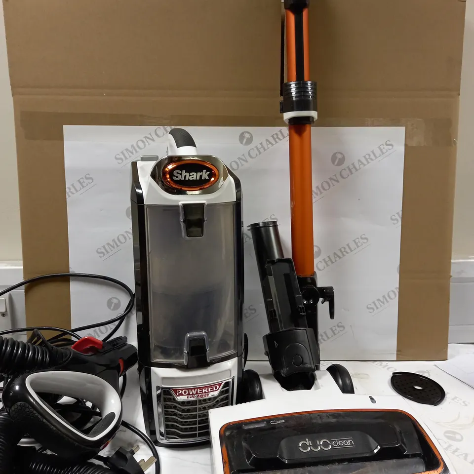 SHARK DUO CLEAN CORDLESS VACUUM