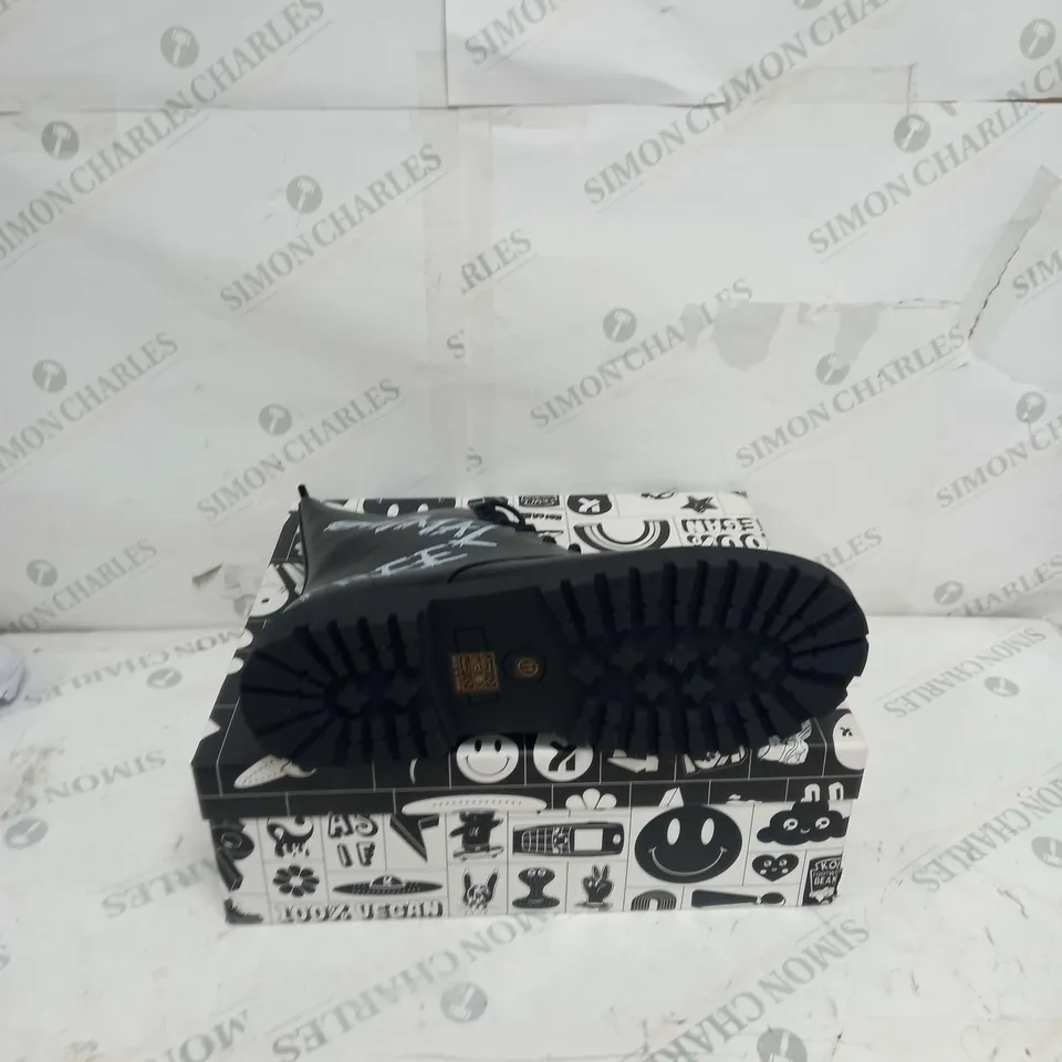 BOXED PAIR OF KOI FOOTWEAR THE STATEMENT ANIMAL FREE MENS MILITARY BOOTS - SIZE 11