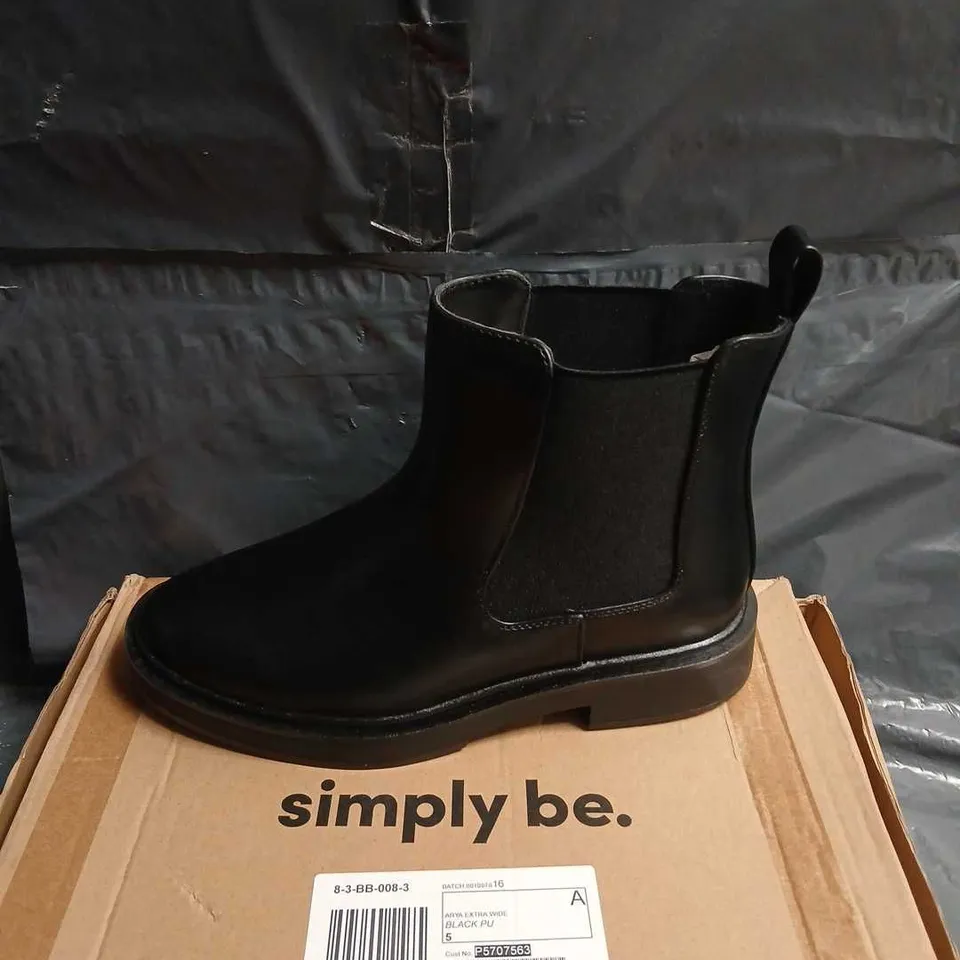 SIMPLY BE BLACK PU CHELSEA BOOTS YM047, UK 5, EX WIDE FIT (PAIR)