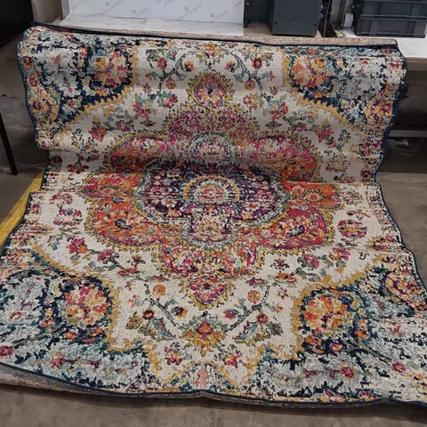 NEEL CENTERVIEW POWER LOOM FUCHSIA RUG // 200 X 275CM
