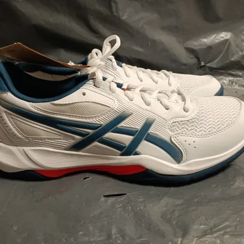 PAIR OD ASICS GEL ROCKET TRAINERS IN WHITE - UK 8